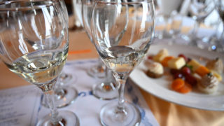 ダイヤモンド・プリンセス ワインテイスティングの白ワイン2杯