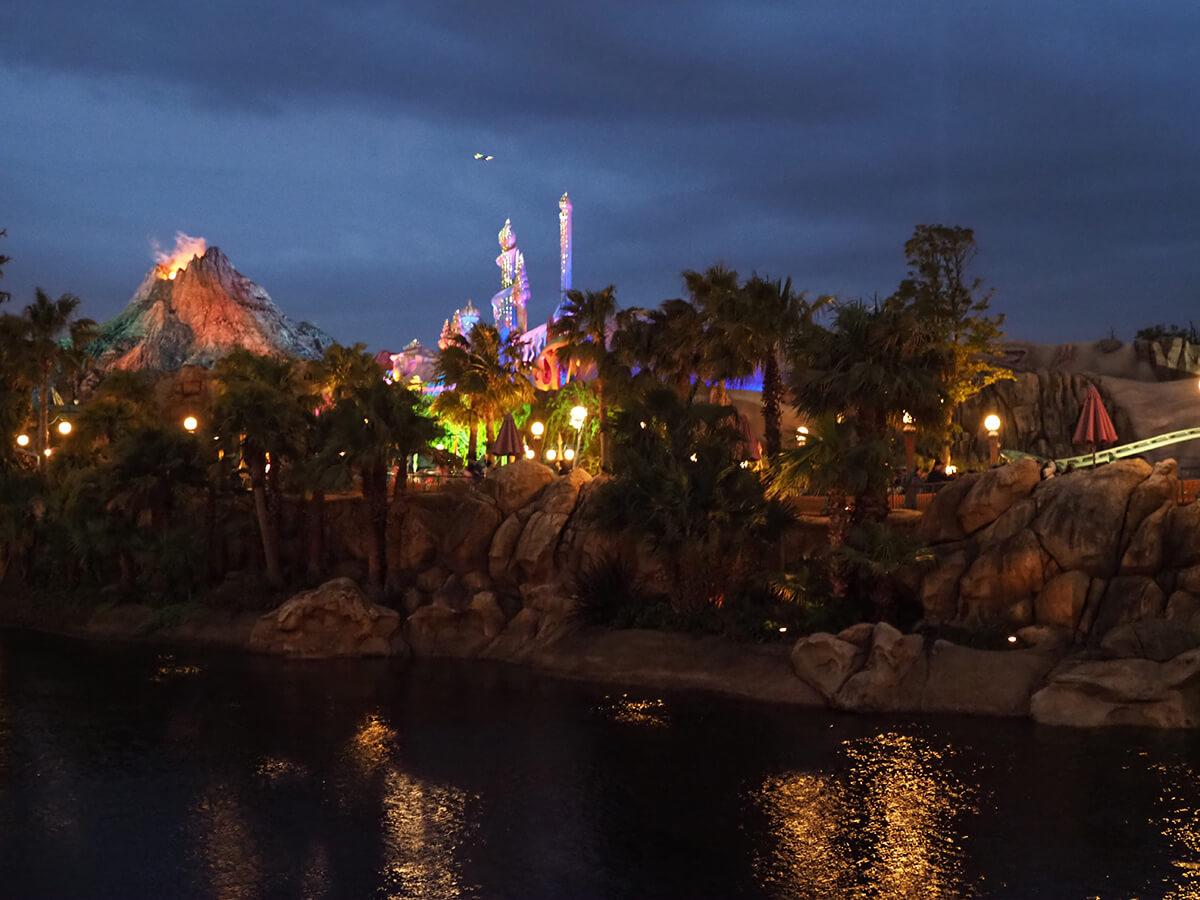 ディズニーシーの夜景