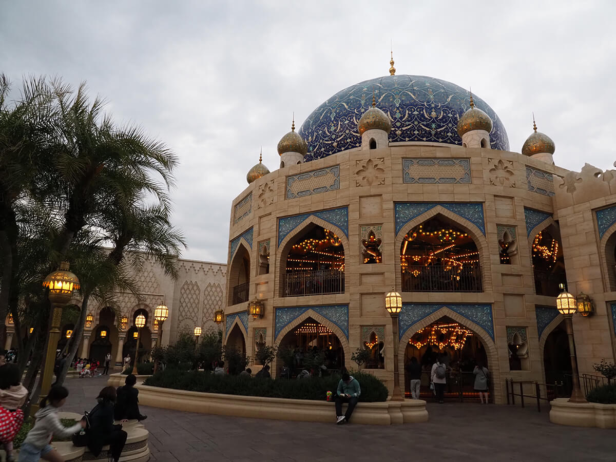 ディズニーシーのキャラバンカルーセル