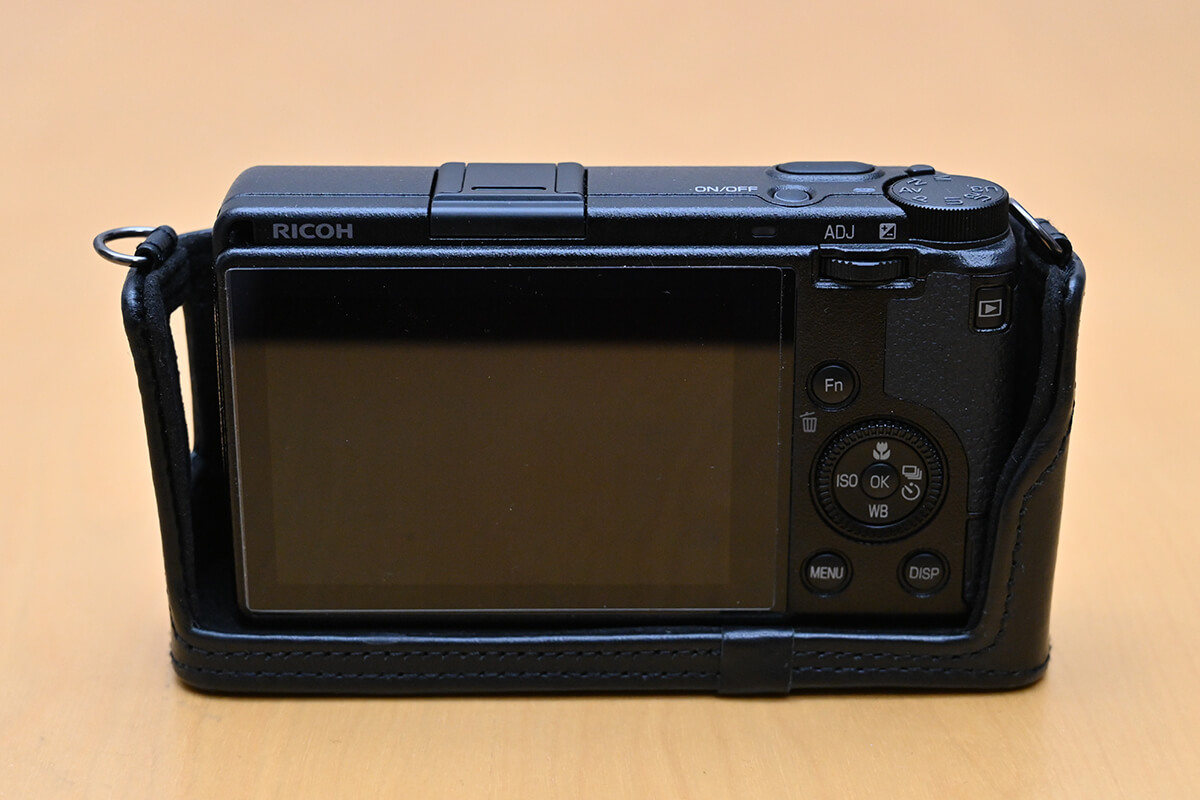 GR2のジャケット「GC-6」にGR3を装着