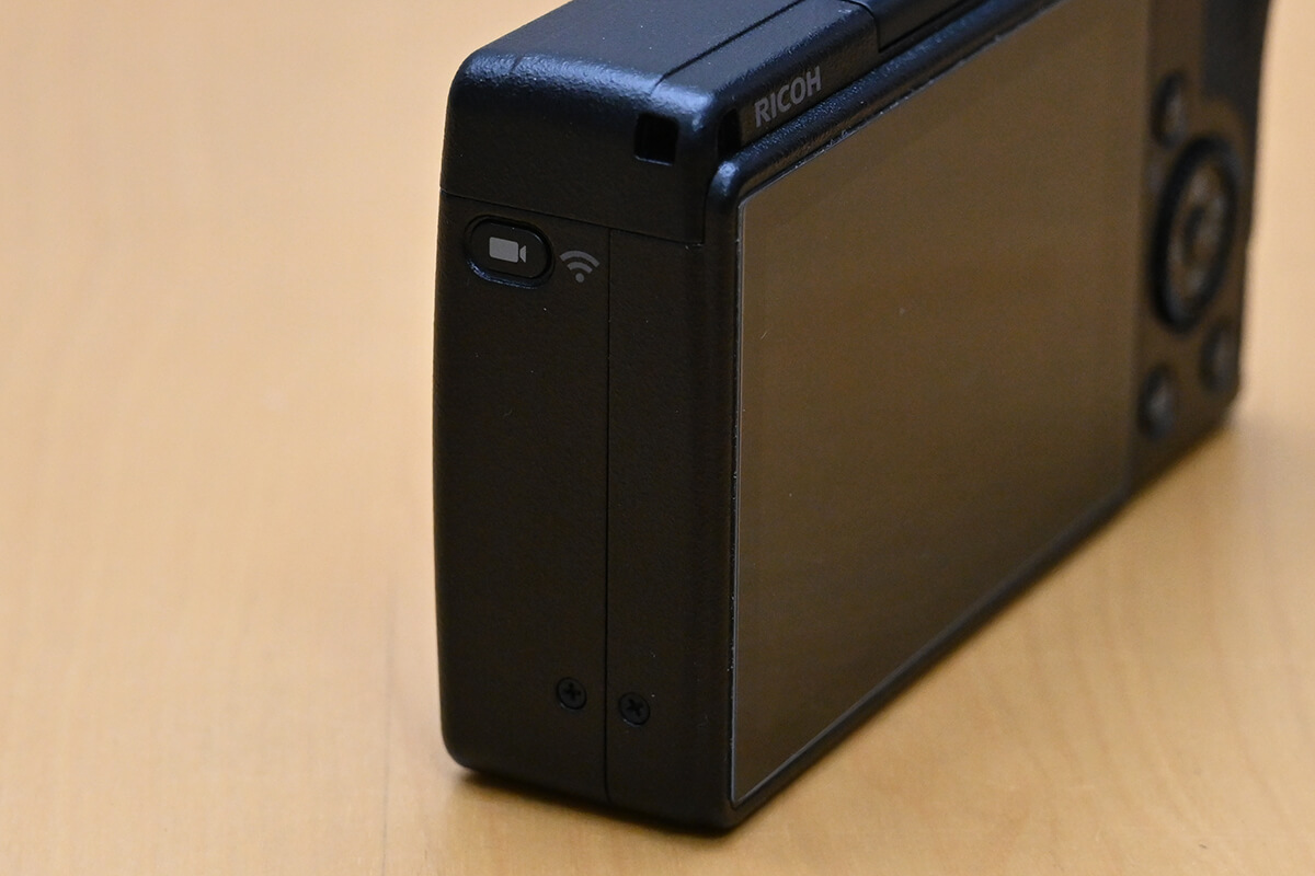 RICOH GR3 外観 左側 動画モードボタン