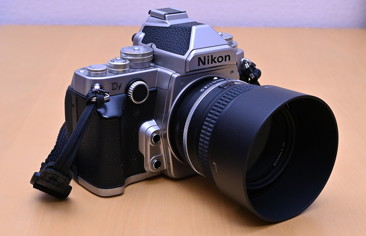 AF-S NIKKOR 50mm f/1.8G Special EditionをNikon Dfに装着